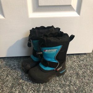 Toddler size 7 Baffins